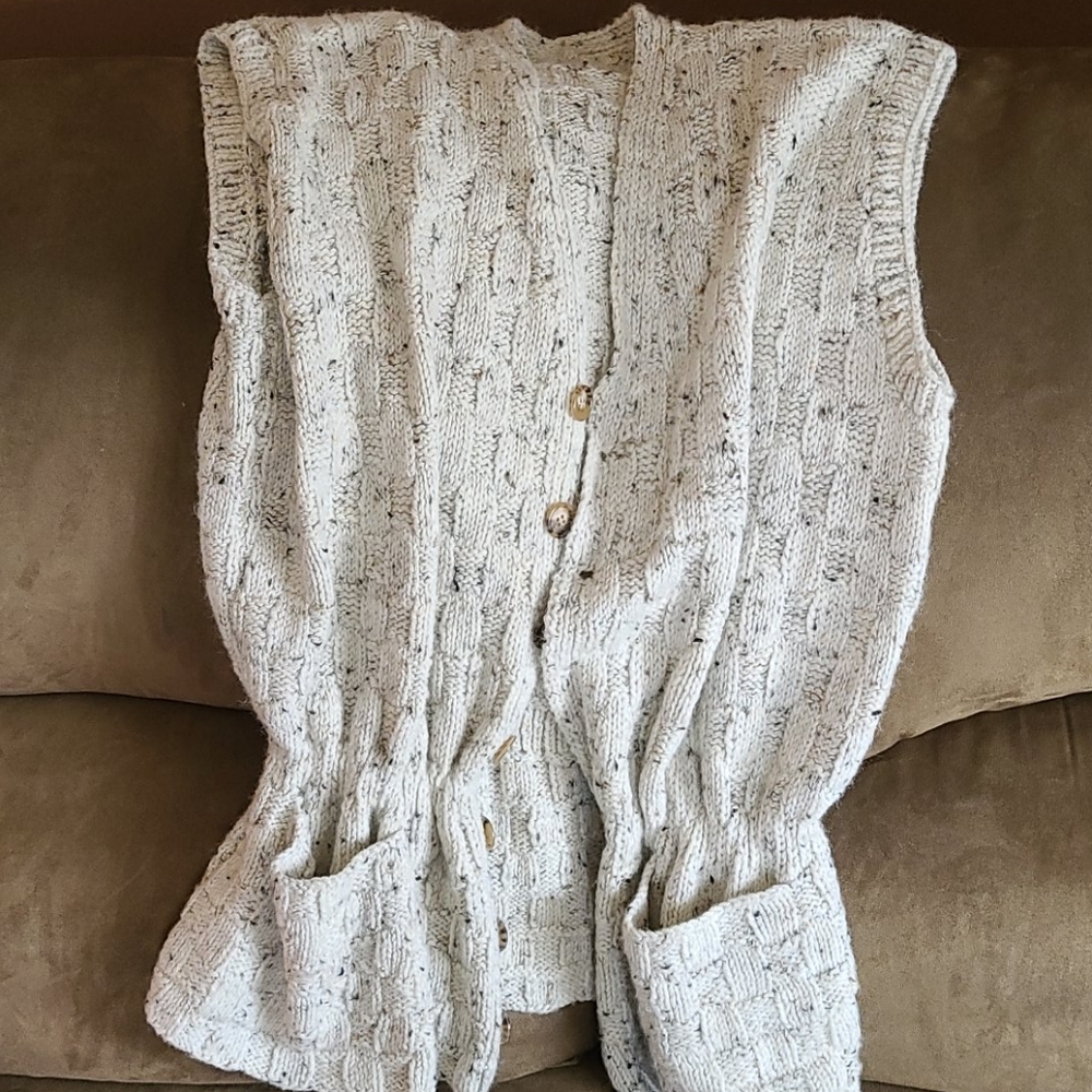 Sweater vest